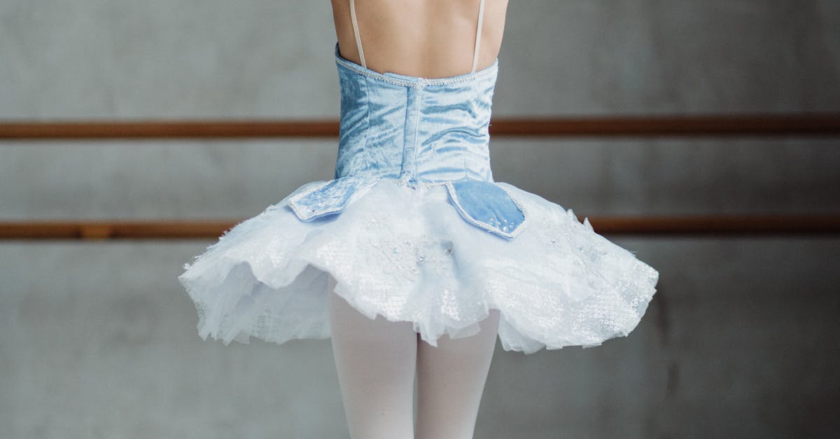 Social Dynamics in Group Dance Classes: Building Connections